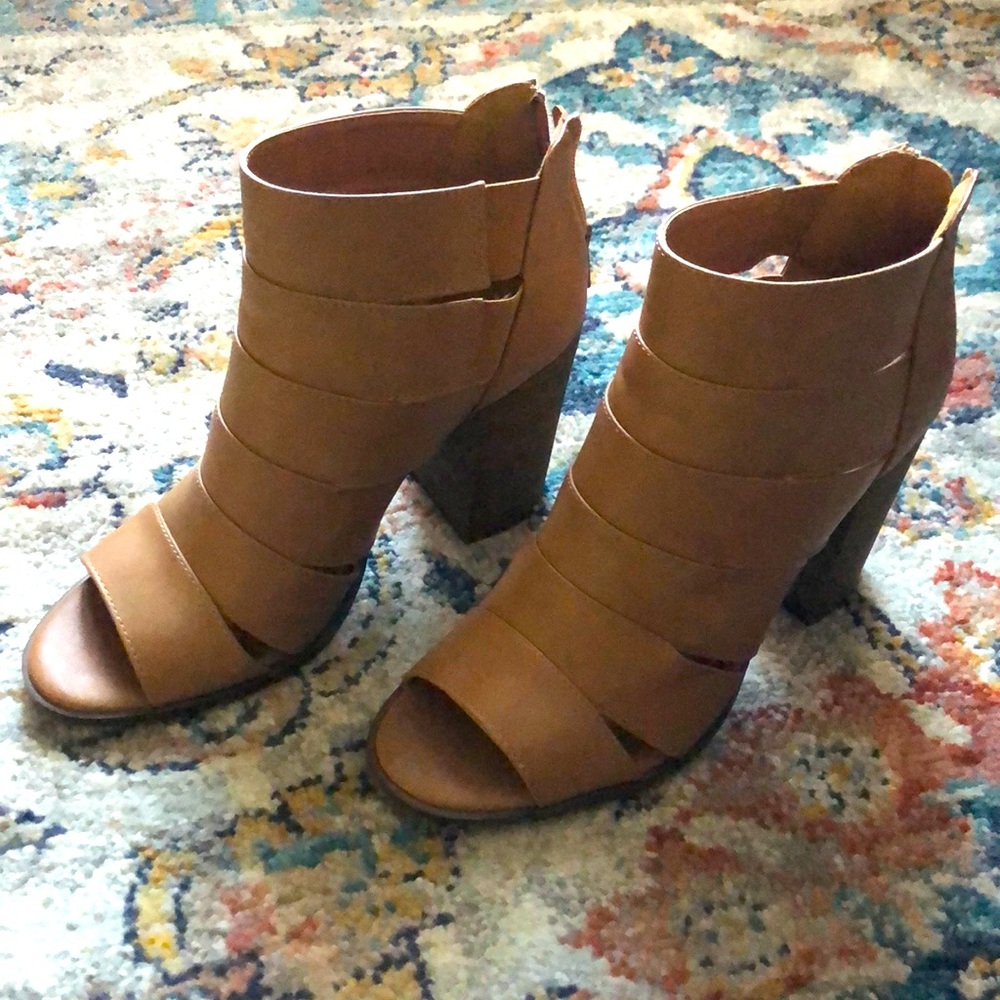 Francesca’s Open Toed high heel shoes 7.5